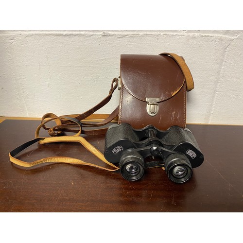 179 - A pair of Carl Zeiss Jena Jenoptem 8 x 30 binoculars, cased -