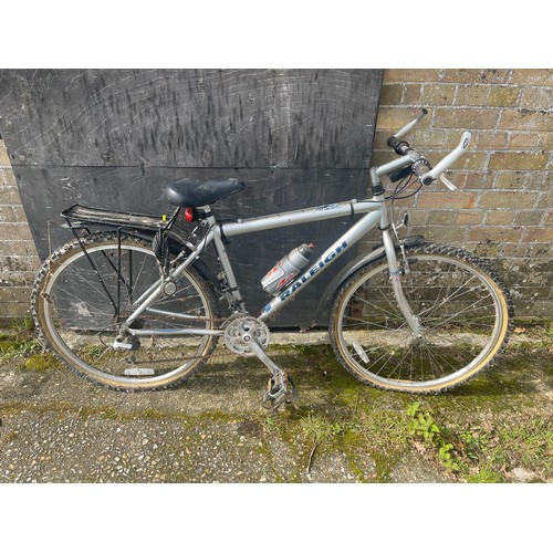 370 - A Raleigh gents mountain bike -