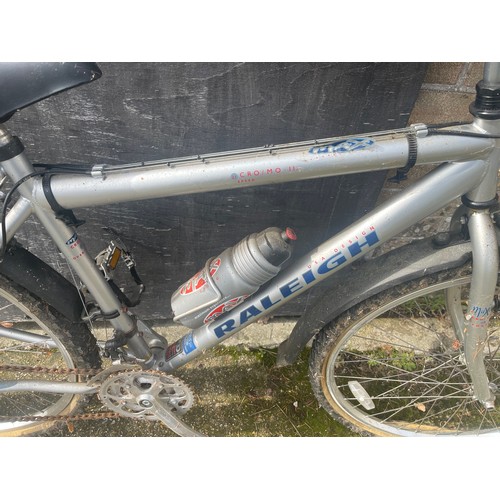 370 - A Raleigh gents mountain bike -