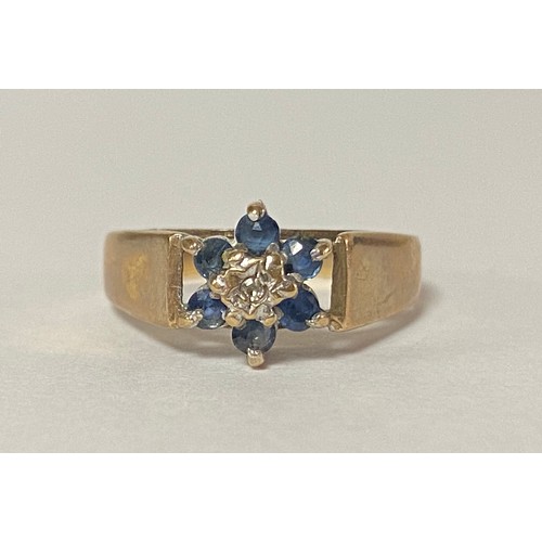 66 - A 9ct gold ring, set with a sapphire and diamond flowerhead cluster -