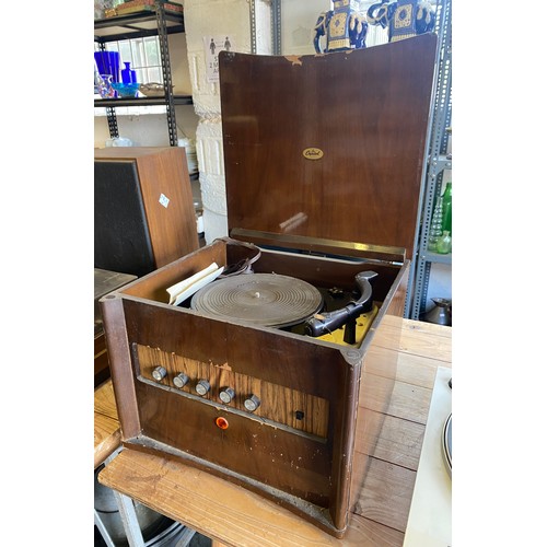 265 - A Capitol record player, record box and records -