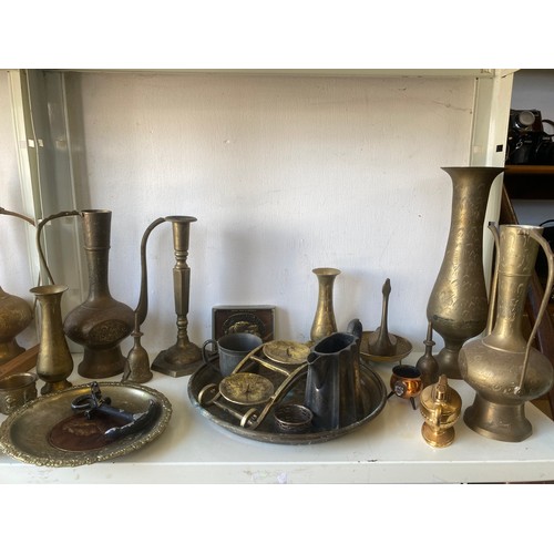 286 - A quantity of brassware and other metalwares -