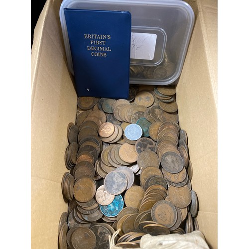 264 - Coins: a GB and World mix of loose coinage -