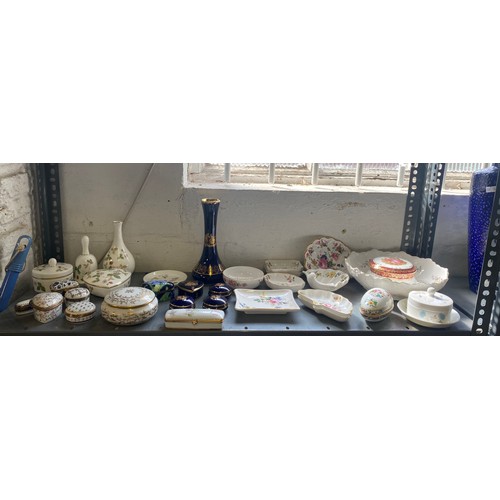 91 - A quantity of dressing table china, trinket boxes etc -