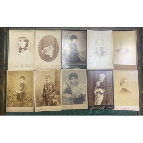 139 - A collection of approximately 25 loose Victorian carte de visite -