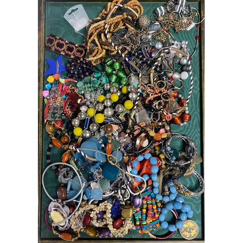 14 - A quantity of costume jewellery, silver brooch etc -