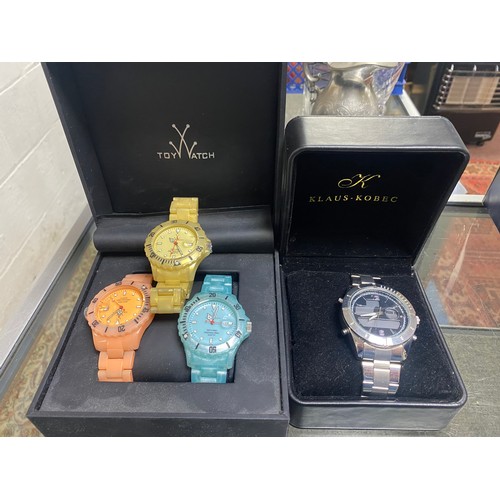 23 - A mixed lot, including lighters, watches, costume jewellery etc -