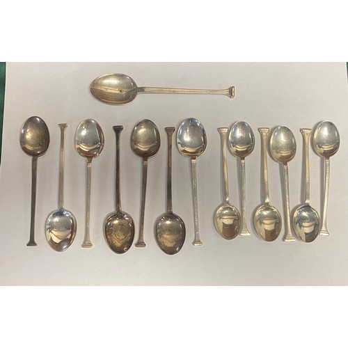 35 - A matched set of 20th century silver column end teaspoons and demi-tasse spoons -