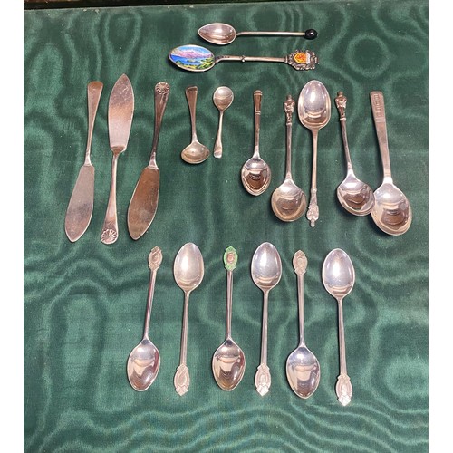 37 - A small quantity of silver teaspoons, condiment spoons, butter knife etc, various dates and makers -