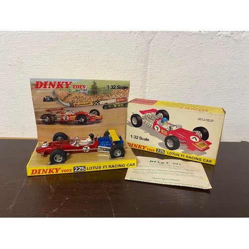 200 - Dinky: 225 Lotus F1 racing car, boxed -