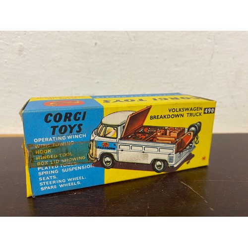 224 - Corgi: 490 Volkswagen Breakdown Truck -