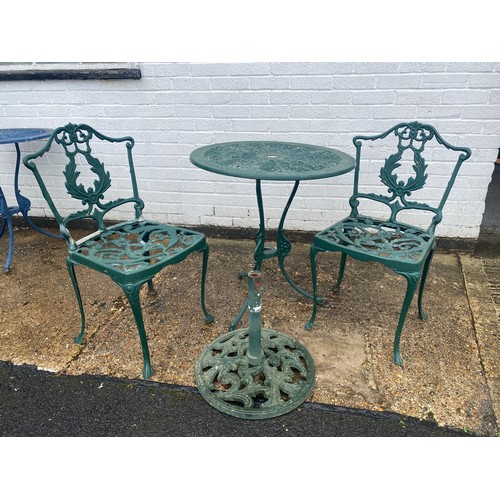 454 - A green finish bistro style patio set -