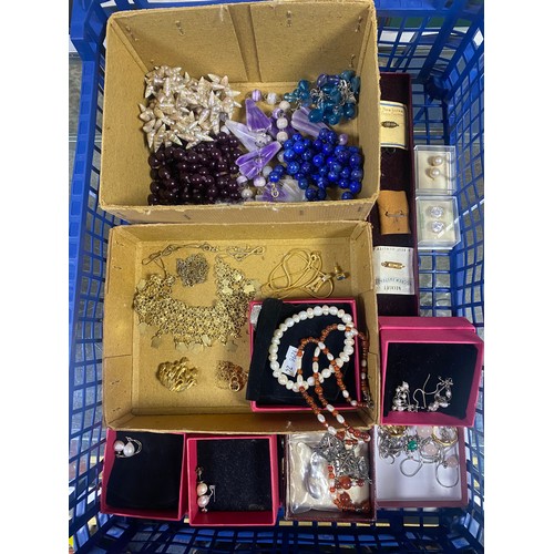 12 - A quantity of mostly modern silver and costume jewellery -