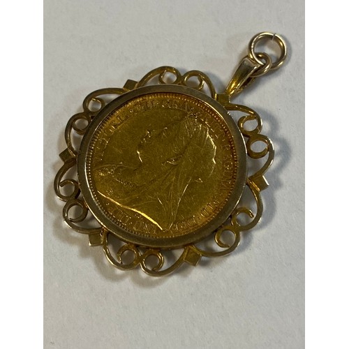 16 - A Queen Victoria 1894 sovereign, set in ropework gold pendant mount -