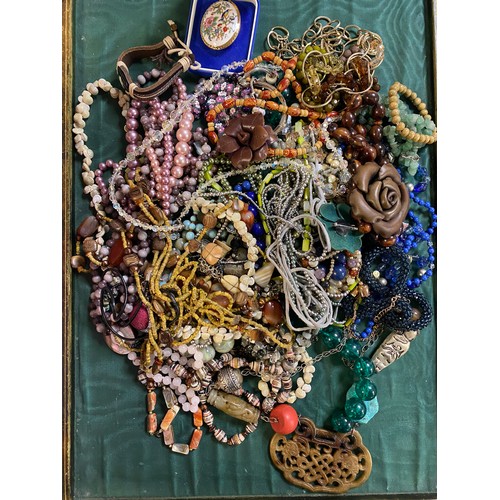 72 - A quantity of costume jewellery -