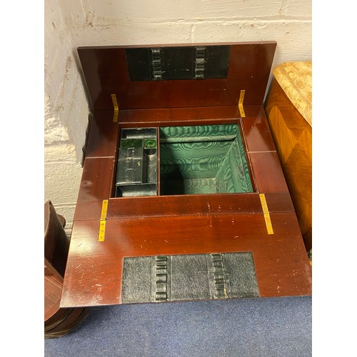 321 - An Edwardian mahogany and inlaid sewing table, with lift top enclosing fitted interior over undertie... 