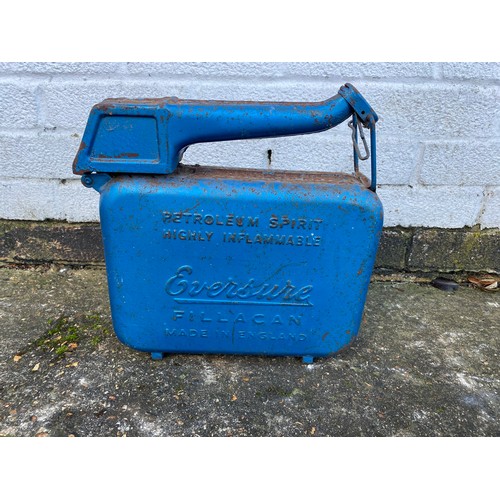 476 - A vintage Eversure Filacan petrol can -