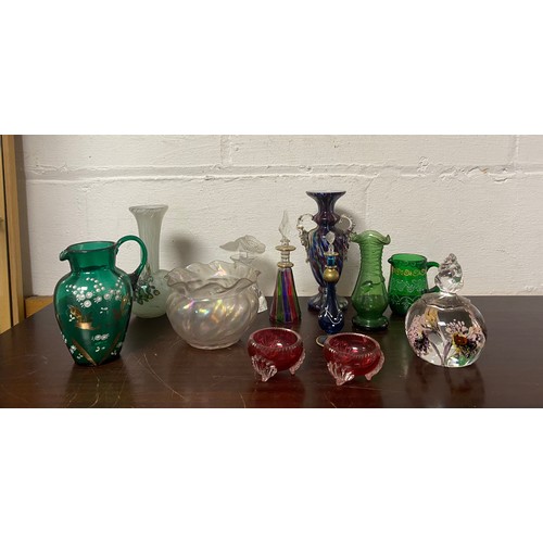 180 - A small quantity of glassware, to include scent bottles, Victorian cranberry salts etc -