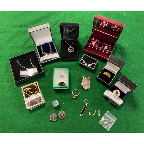 7 - A group of silver jewellery, including gold plated rings, silver chains, odd gold earring etc -