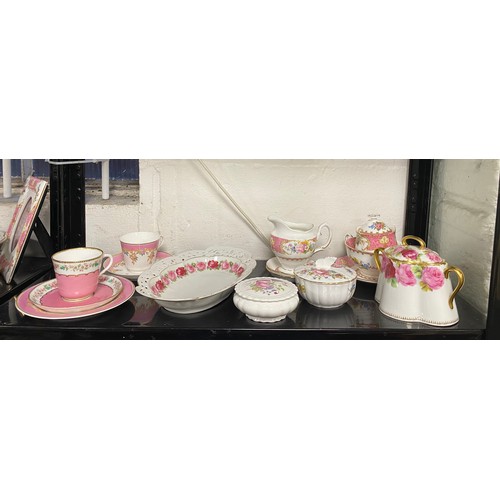 121 - A quantity of Royal Albert and other china, to include Lady Carlyle teawares, Coalport and Royal Wor... 