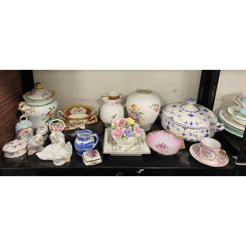 122 - A quantity of decorative china, teawares etc -