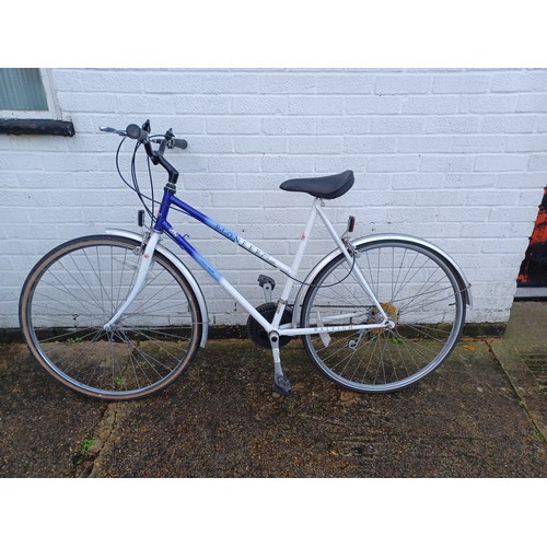 411 - A lady's Raleigh Poineer Classic bicycle -