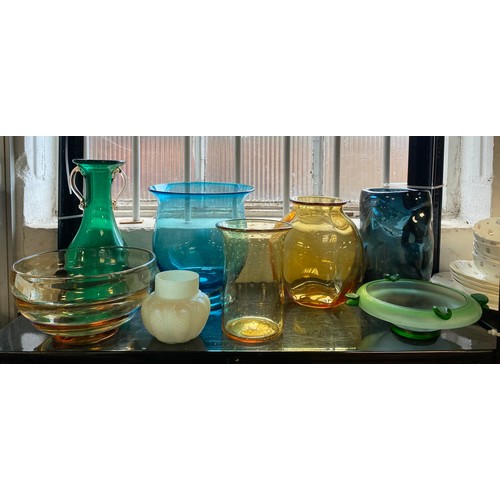 126 - Eight pieces of art glass, including Whitefriars blue knobbly vase, bubbled amber vase, amber bowl e... 