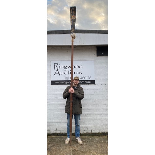 418 - A mid 20th century Varsity oar, for Pembroke College 2nd May Boat, 1947 -