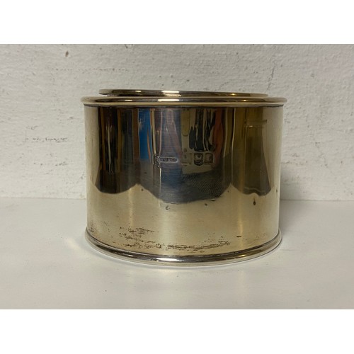 78 - An early 20th century silver pot and cover, London, date letter rubbed, in the form of a golden syru... 