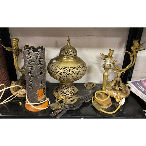 257 - A mixed lot of metalwares -