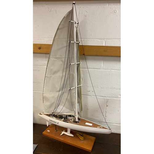 259 - A scale model of a sailing yacht -