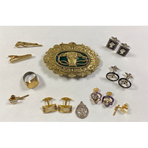 17 - A Baron Buckles enamelled brass buckle, together with various pairs of cufflinks, tie pin etc -