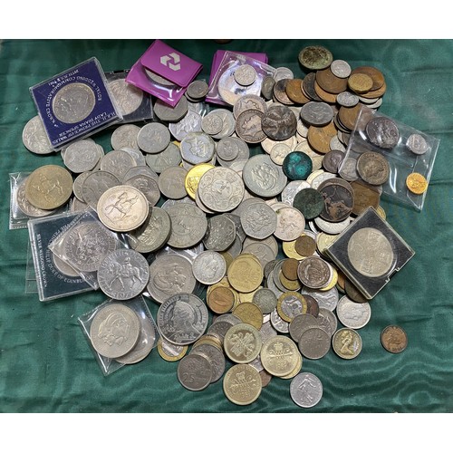 271 - Coins: a quantity of coinage, including commemoratives, £2 coins etc -