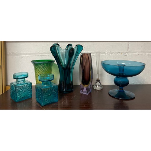 119 - A mid century Murano glass vase, pair of Dartington glass vases and other glassware -