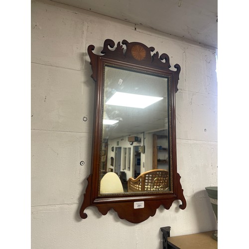 291 - A Georgian style fretwork wall mirror -