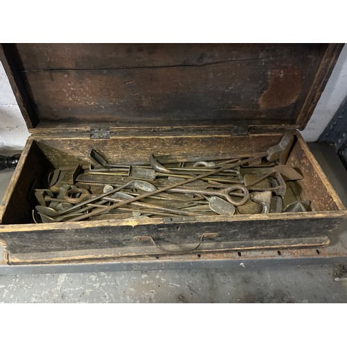 361 - A quantity of moulding/casting tools -