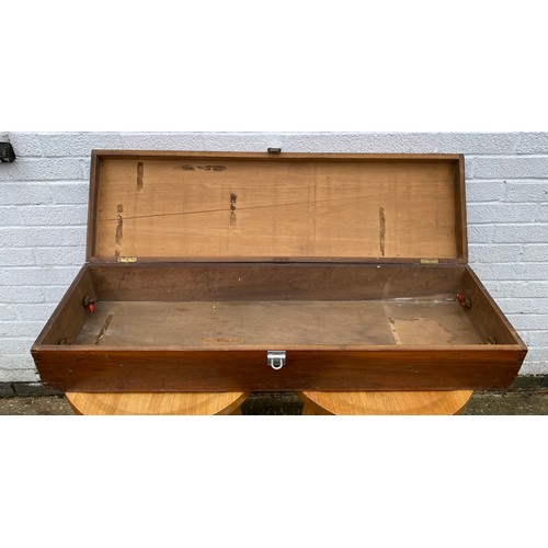 472 - A vintage trunk/chest -