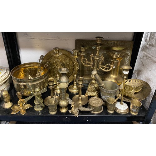 265 - A quantity of metalwares -