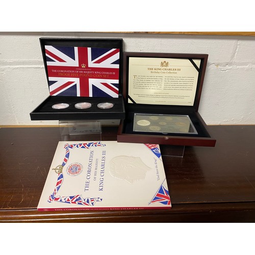 100 - A quantity of commemorative and proof coins, including King Charles III coronation and birth year se... 