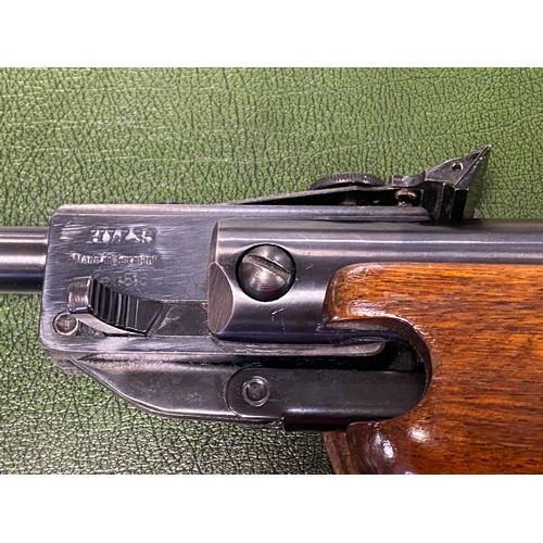 428 - A Weihrauch HW35 .22 break barrel air rifle -