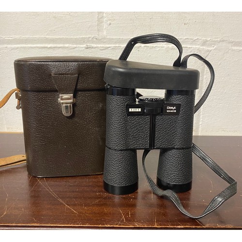 200 - A pair of Zeiss Dialyt 10 x 40 B binoculars -