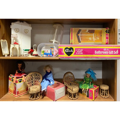 225 - Toys: a quantity of Pedigree Sindy dolls, furniture and accessories, to include dolls, bathroom and ... 