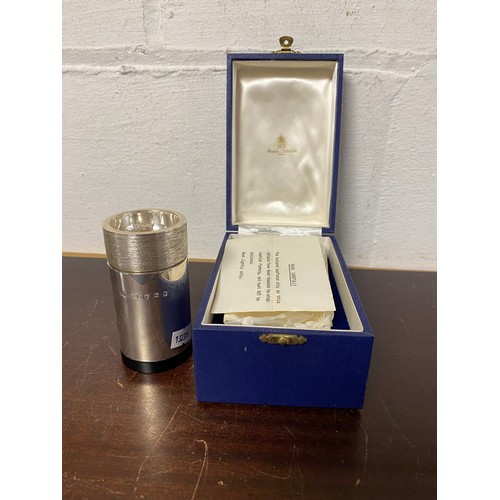 65 - A Queen Elizabeth II silver jubilee commemorative pepper mill, Mappin & Webb, London 1977 -