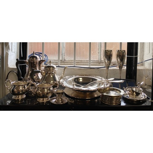 75 - A mixed lot of silver plate, to include teawares, coasters, goblets etc -