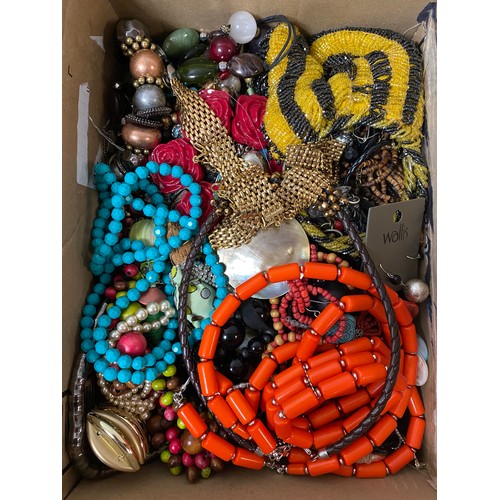 26 - A quantity of costume jewellery -