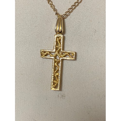 30 - A 9ct gold cross pendant on chain, together with a 9ct pearl pendant and fine trace chain -