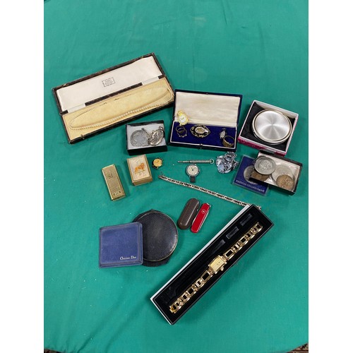 8 - A jewellery box and contents, to include silver and paste bracelet, costume jewellery, compacts, sil... 