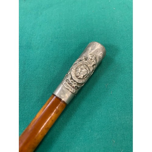 188 - Militaria: a swagger stick, the handle applied with crest of the Artist's Rifles (a/f) -