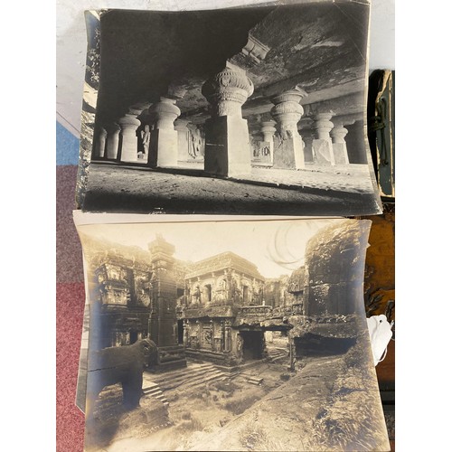 208 - A quantity of early-mid 20th century photographs, including a 1920's album with views of China -