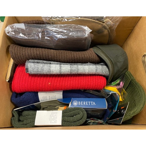 367 - Five lambswool Dents scarves, Beretta socks, small, Beretta shirt, small, two pairs Pennine boot soc... 